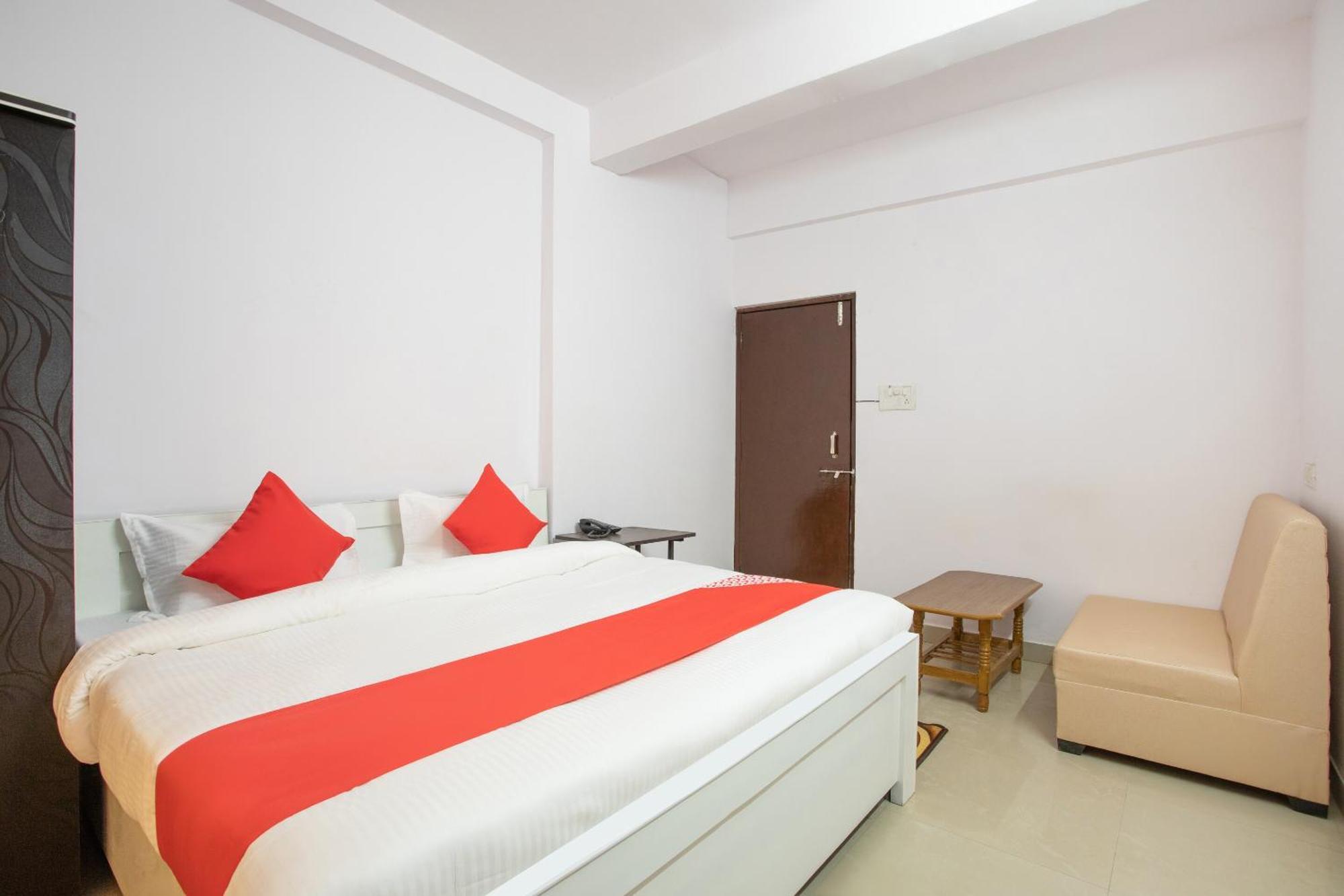 โอโย 28691 โฮเต็ล โกลเดน สตาร์ Hotel โบปาล ภายนอก รูปภาพ