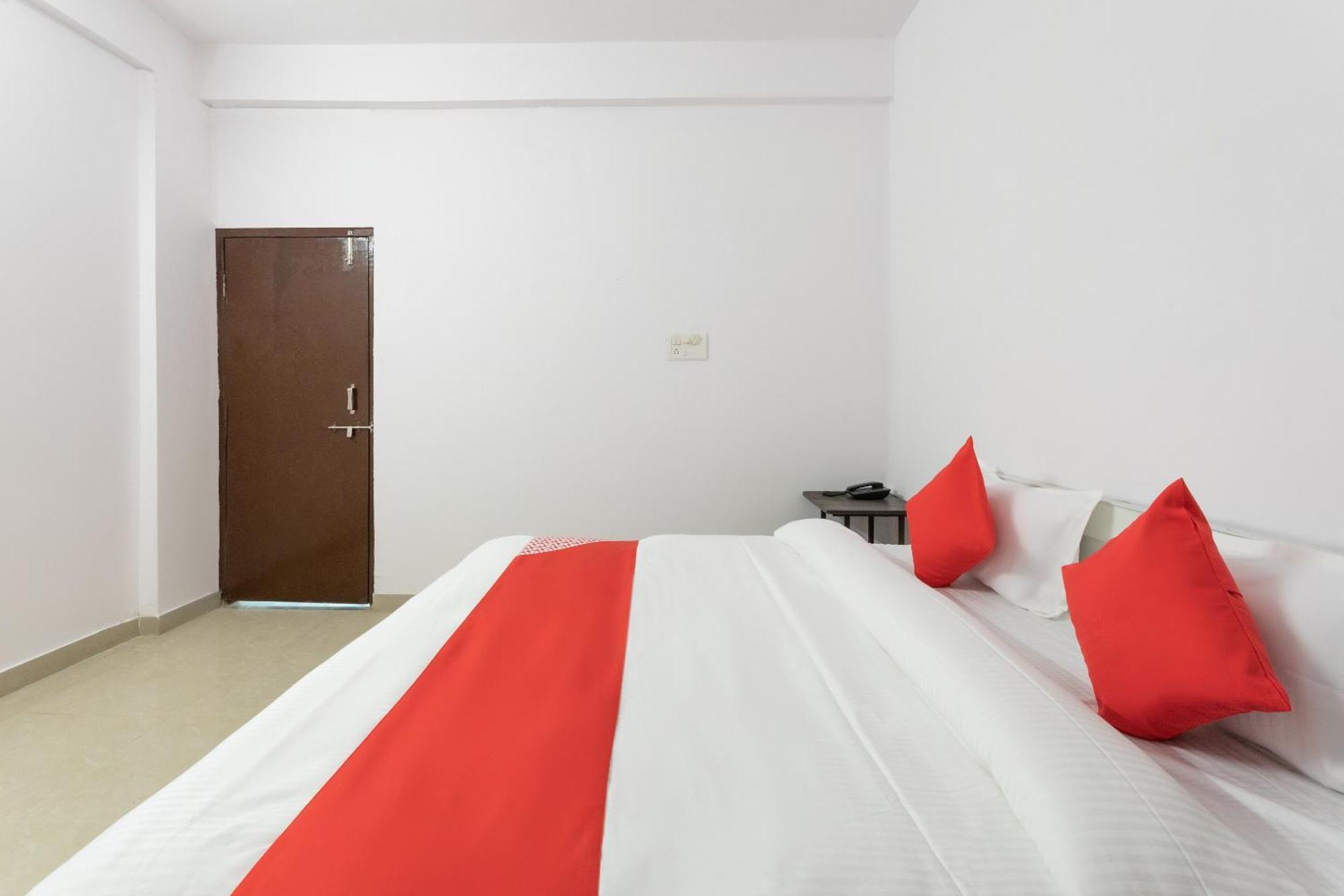โอโย 28691 โฮเต็ล โกลเดน สตาร์ Hotel โบปาล ภายนอก รูปภาพ